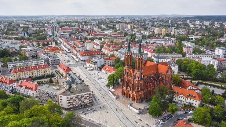 Bazylika katedralna Wniebowzięcia Najświętszej Marii Panny w Białymstoku. Widok z lotu ptaka
