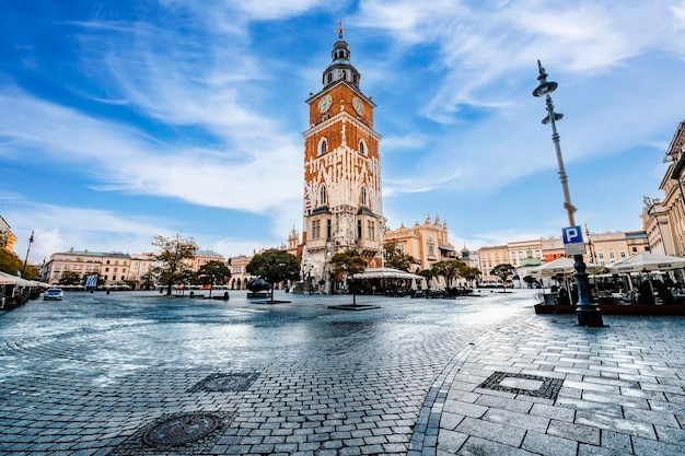 Bazylika Mariacka Na Głównym Placu Krakowa Zamek Na Wawelu Historyczne Centrum Miasta Ze Starożytną Architekturą