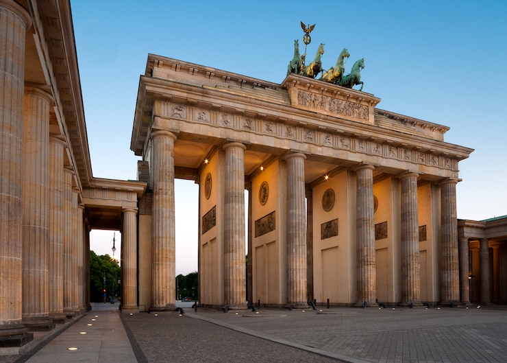 Zdjęcie berlin, brama brandenburska o świcie