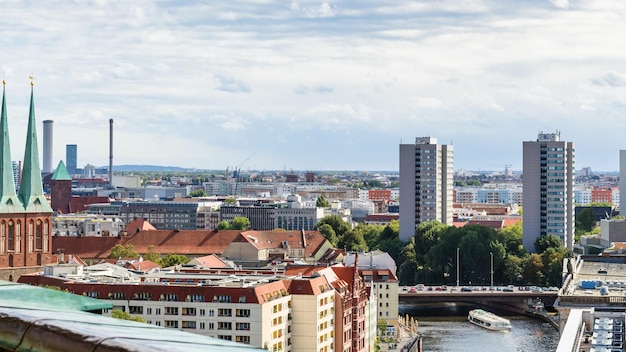 Berlin Z Nikolaikirche I Muhlendammbrucke