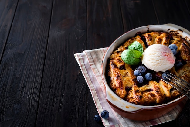 Berry Tart. Pyszne Tarta Jagodowa Z Lodami I Jagodami