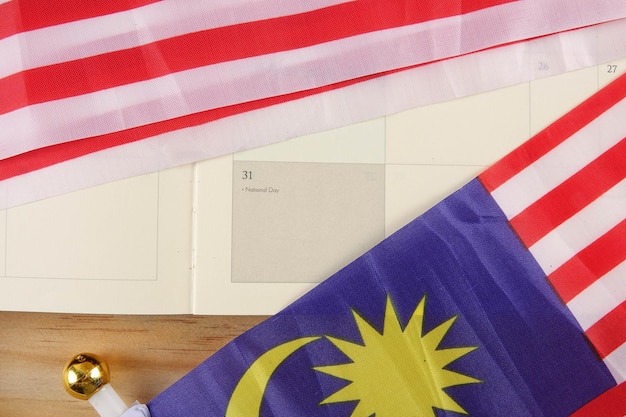 Zdjęcie bezpośrednio powyżej zdjęcie malezyjskich flagi na kalendarzu