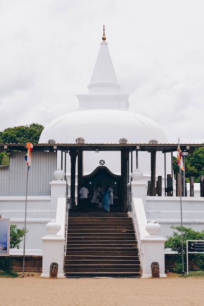 Biała buddyzm świątynia w Sri Lanka