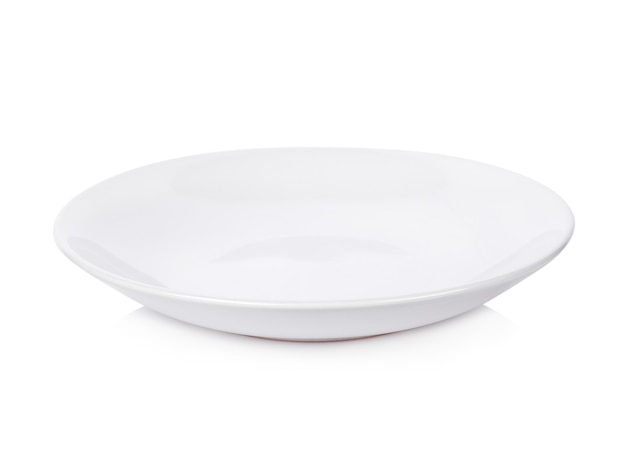 Biała ceramiczna miska na białym tle