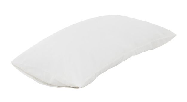 Zdjęcie białe poduszki z obudowami po użyciu przez gości w pokoju hotelowym lub wypoczynkowym izolowane na białym tle
