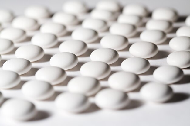 Białe tabletki