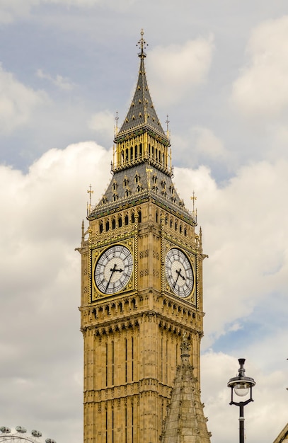 Big Ben, Część Houses Of Parliament I Kultowy Punkt Orientacyjny Londynu W Wielkiej Brytanii