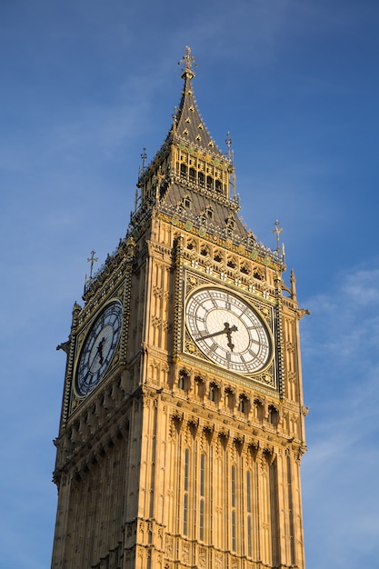 Zdjęcie bigben i izba parlamentu w londynie anglia, wielka brytania