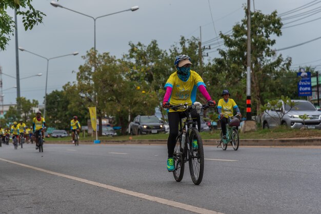 Bike Un Ai Rak na rowerze