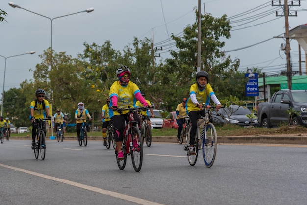 Bike Un Ai Rak na rowerze