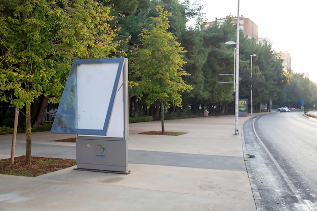 Zdjęcie billboard na drodze