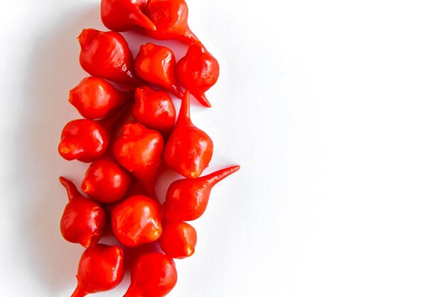 Biquinho Peppers Brazylijska słodka papryka Capsicum Chinense na białym tle