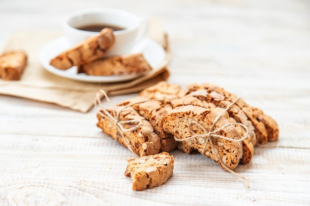 Biscotti na stole na herbatę Selektywne skupienie