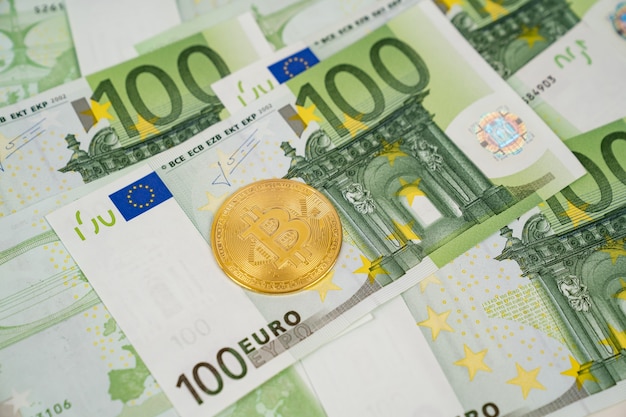 Bitcoin na banknotach euro. inwestowanie w kryptowalutę. grając na giełdzie.