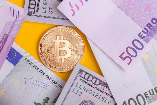 Bitcoin Na Tle Dolarów I Euro