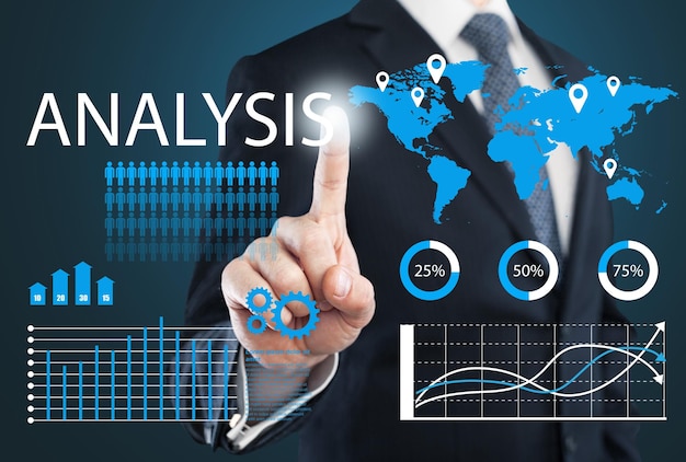 Zdjęcie biznesmen i symbol analizy na tle