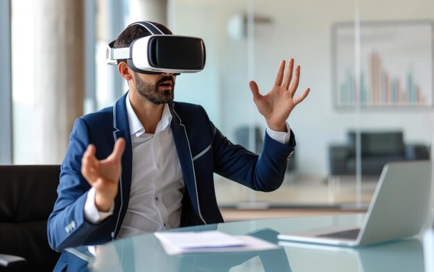Biznesmen prowadzi spotkanie w okularach VR