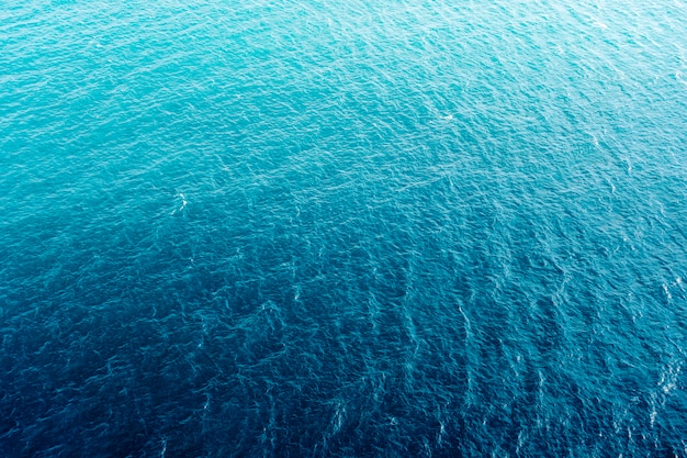 Błękitny ocean wody fala tło