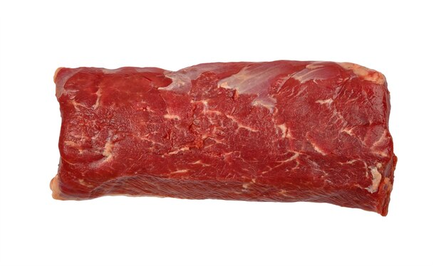 Bliska surowego mięsa jagnięcego lub baraniny pokrojony stek na białym tle