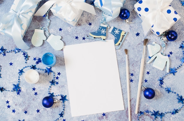 Boże Narodzenie dla karty z pozdrowieniami lub list do Świętego Mikołaja w kolorze niebieskim.