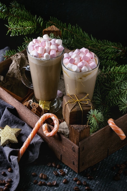 Bożenarodzeniowy Cukierniany Latte Z Marshmallow