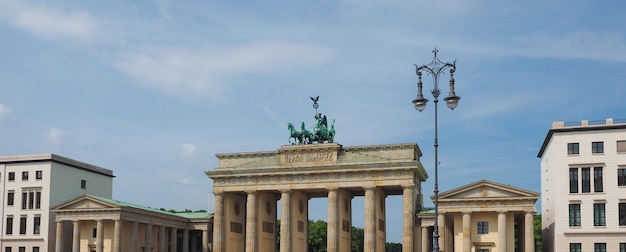 Zdjęcie brama brandenburska (brama brandenburska) w berlinie