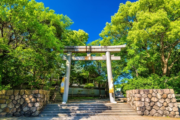 Zdjęcie brama świątyni hokoku w osace w japonii