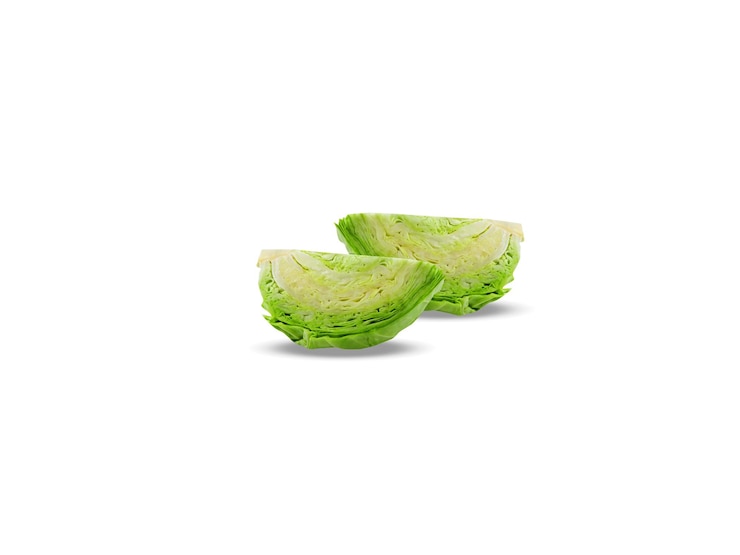Zdjęcie brassica oleracea lub kapusta na białym tle