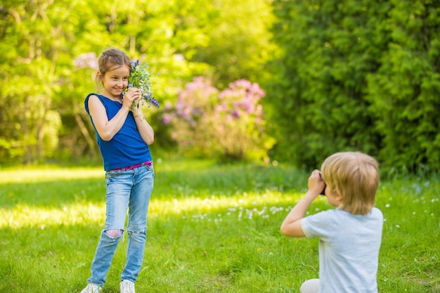 Brat I Siostra Są Fotografowani