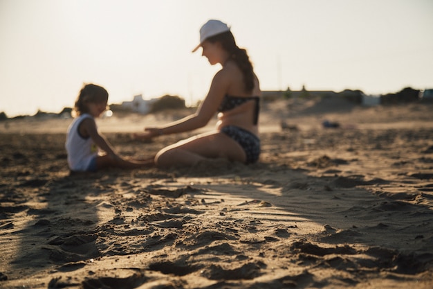 Brat Siostra Zamazana Na Plaży