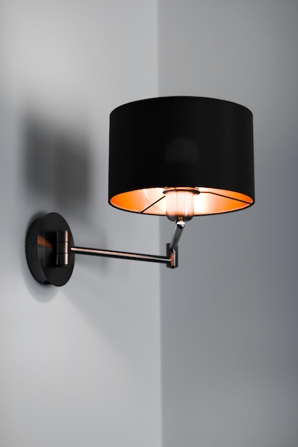 Brązowa lampa w pokoju eleganckie nowoczesne oświetlenie do wystroju domu