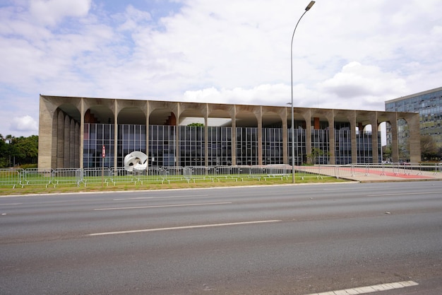 Brazylia Brazylia 30 sierpnia 2023 Pałac Itamaraty jest siedzibą Ministerstwa Spraw Zagranicznych Brazylii znajdującą się w Brazylii i zaprojektowanym przez architekta Oscara Niemeyera