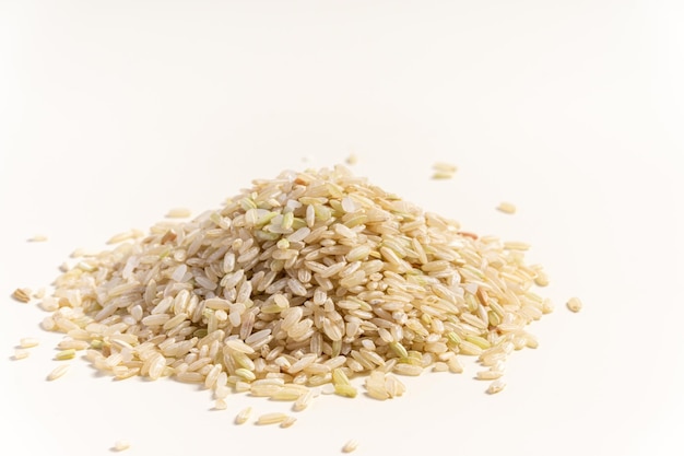 Brown Rice Odizolowywający na bielu