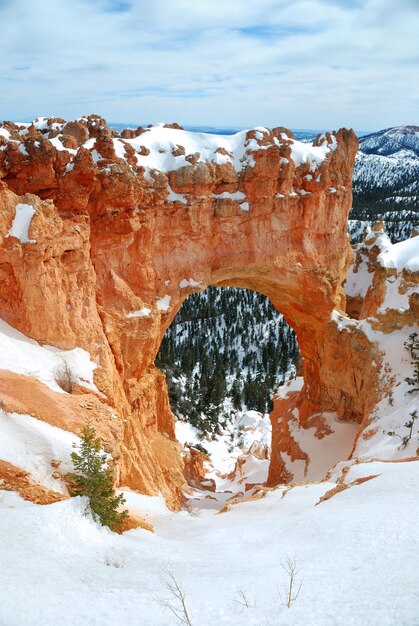 Bryce Canyon ze śniegiem zimą