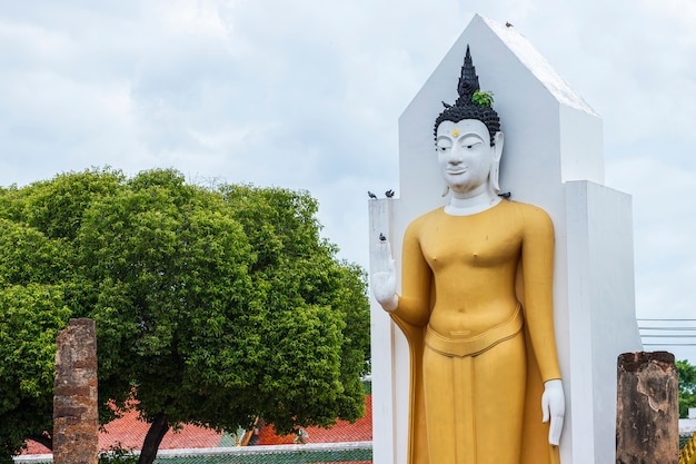 Buddha Statua Przy Buddyjską świątynią