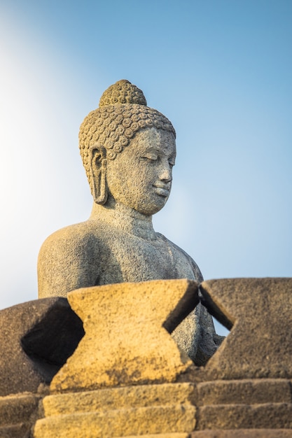 Buddha statua w Borobudur, Buddist świątynia w Yogyakarta, Indonezja