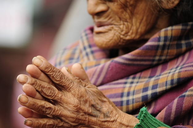 buddyjskie ręce w Nepalu