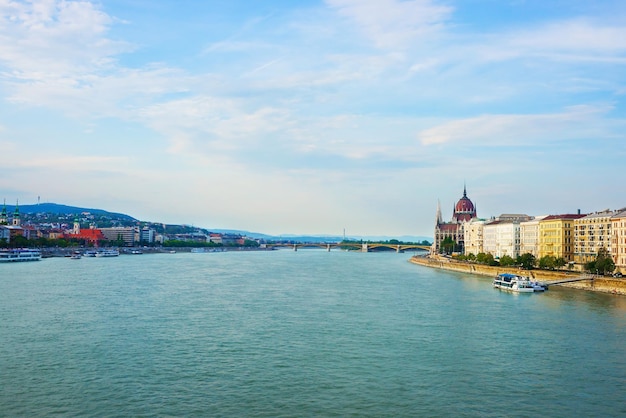 Budynek Parlamentu Węgierskiego Nad Dunajem W Budapeszcie, Węgry