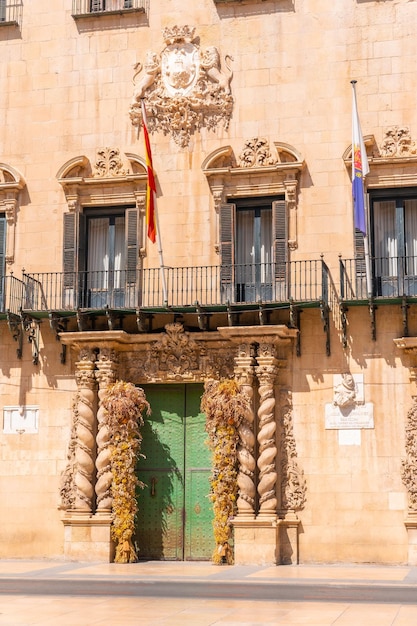 Budynek ratusza w Alicante bez ludzi Wspólnota Walencji