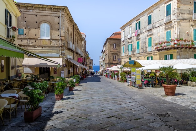 Budynki i restauracje w centrum Tropea Tropea Calabria Włochy