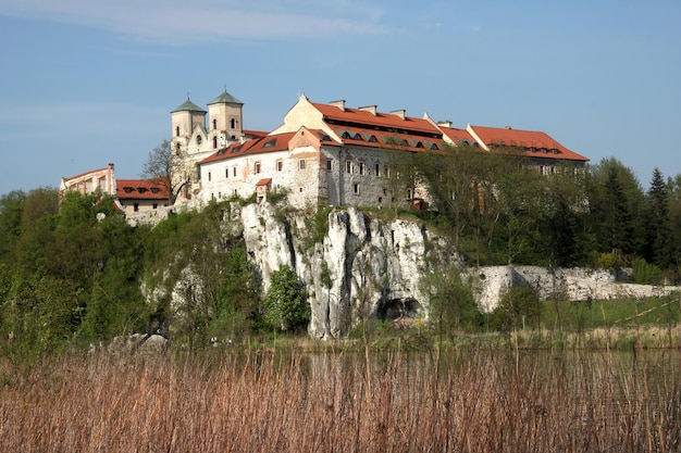 Budynki na tle nieba