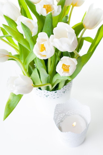 Zdjęcie bukiet białych tulipanów