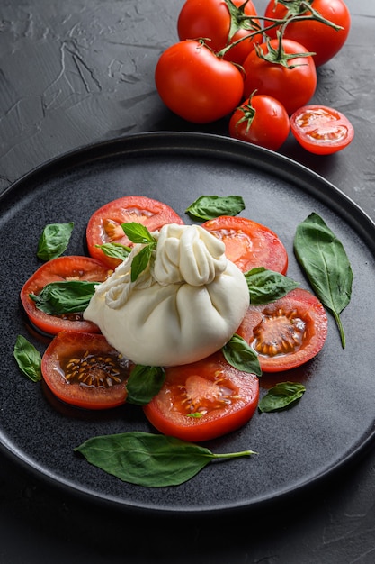 Burrata Włoski Ser świeży Ze śmietany I Mleka