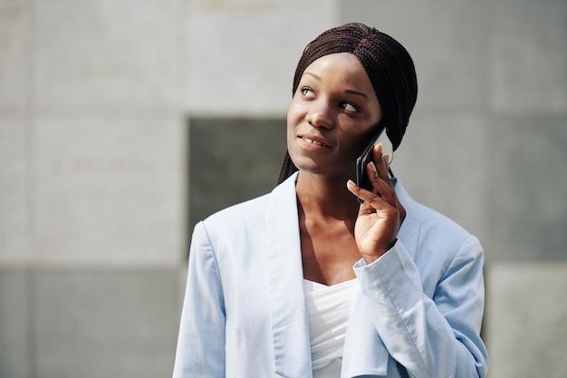 Businesswoman Dzwoni Do Kolegi