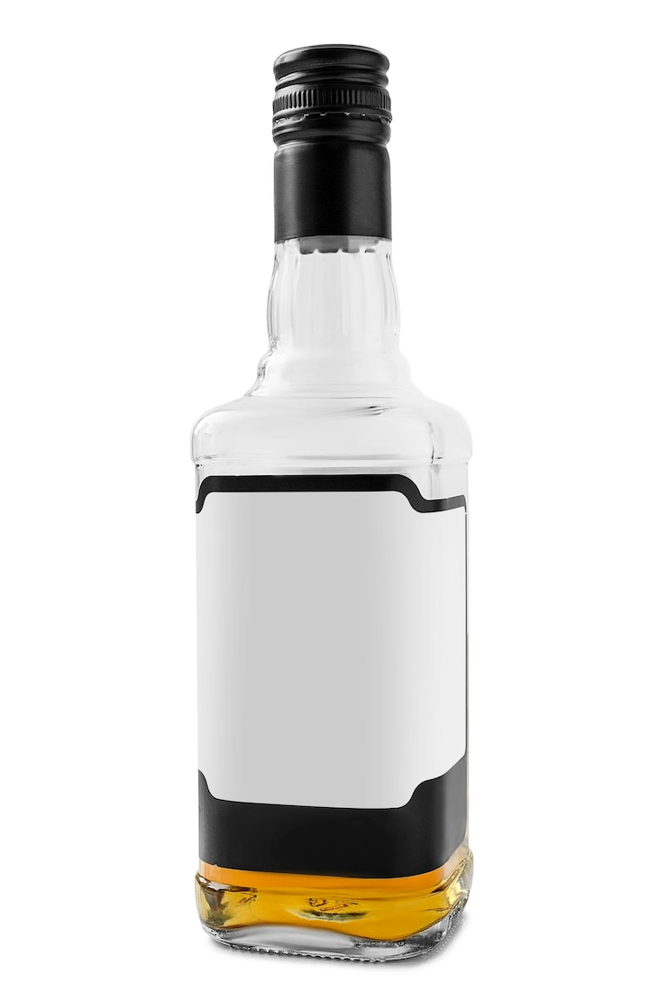 Zdjęcie butelka whisky odizolowana