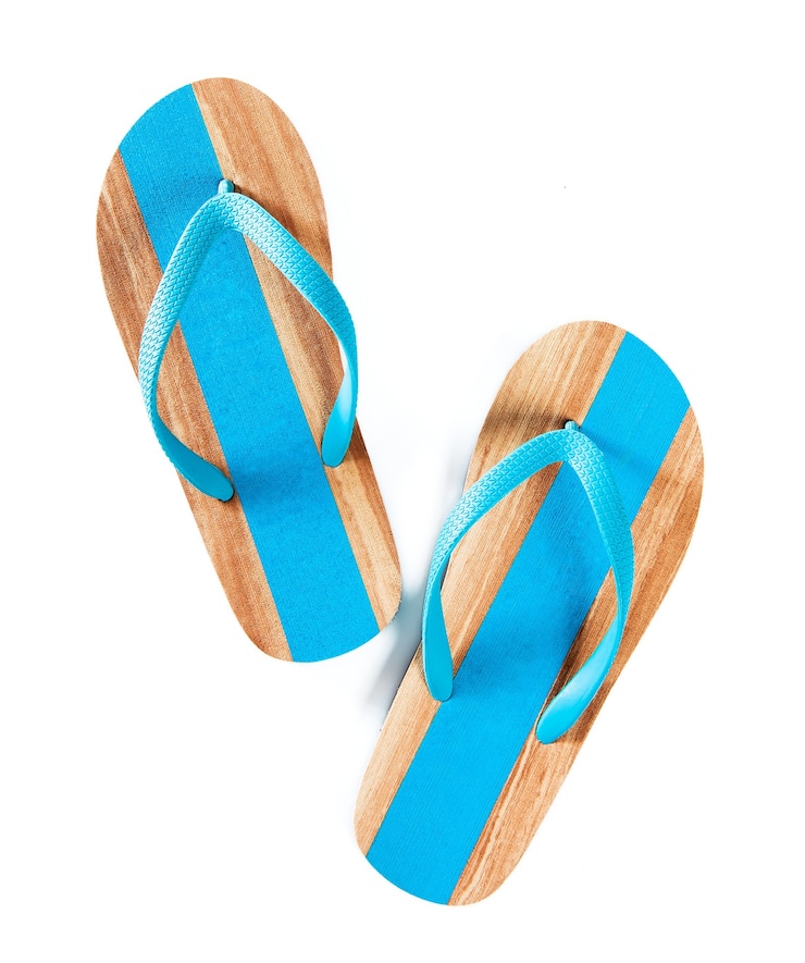Zdjęcie buty flipflop na białym tle