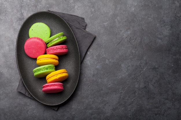 Cake macaron lub słodycze z makaronów