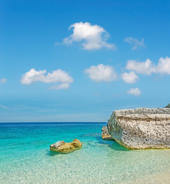 Cala Mariolu W Pogodny Dzień Sardynia