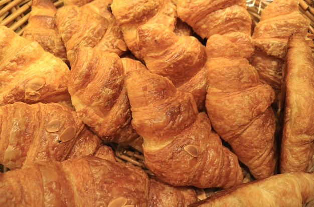 Zdjęcie całkowicie nakręcony croissant