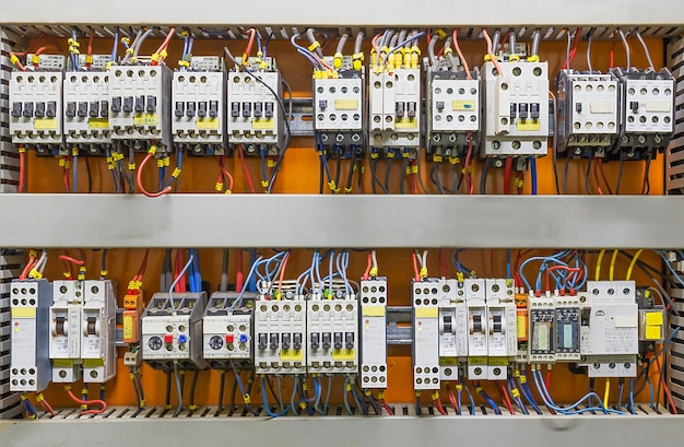 Całkowite zdjęcie komponentu elektrycznego